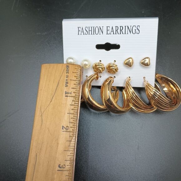 SMALL chunky hoops pearl earrings heart studs - Picture 3 of 8